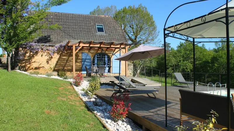 Les_combes_location_proche_Montignac_Lascaux_piscine_privée5