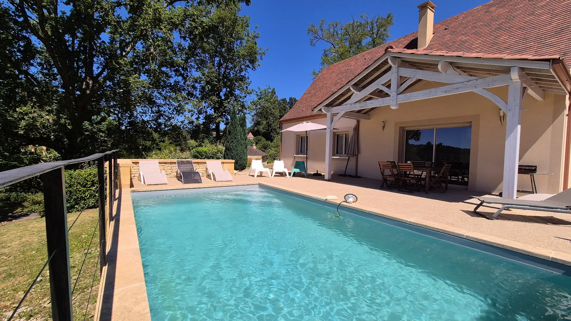 MAISON ROSALIE avec piscine chauffée à Sarlat (20)