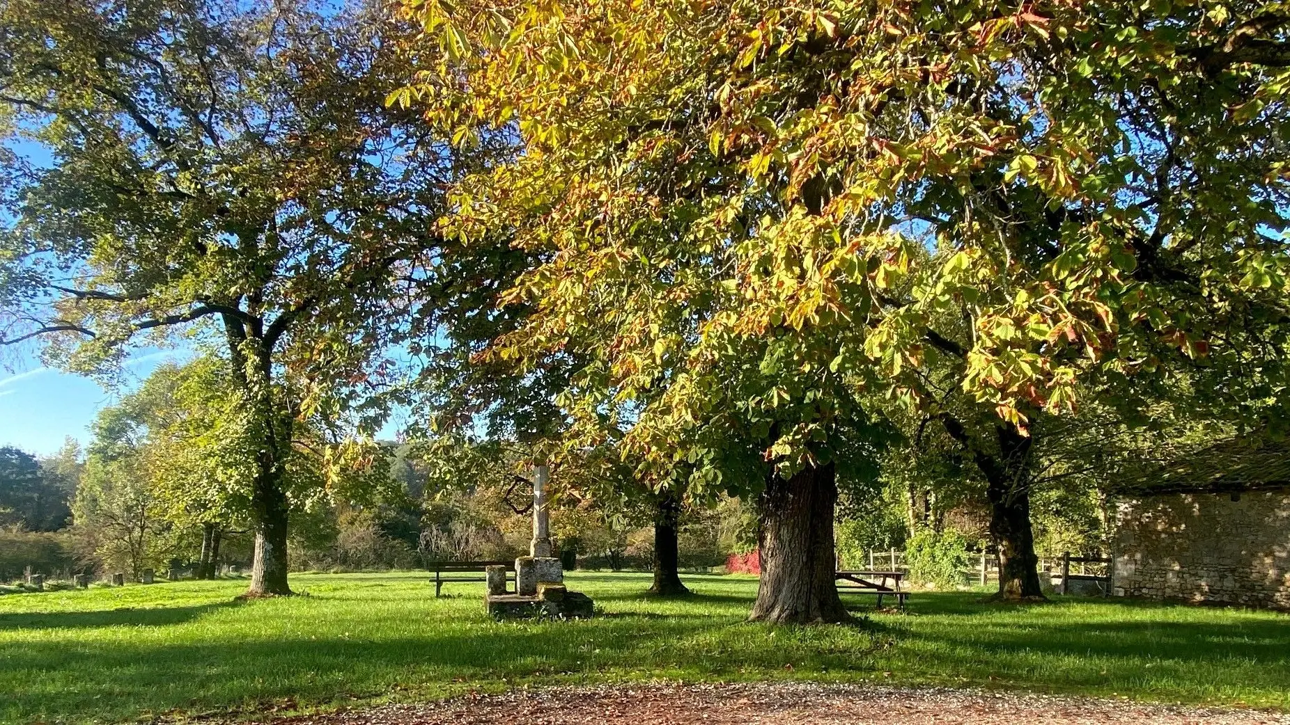 MAREUIL-Boucle de Vieux-Mareuil-Chemin