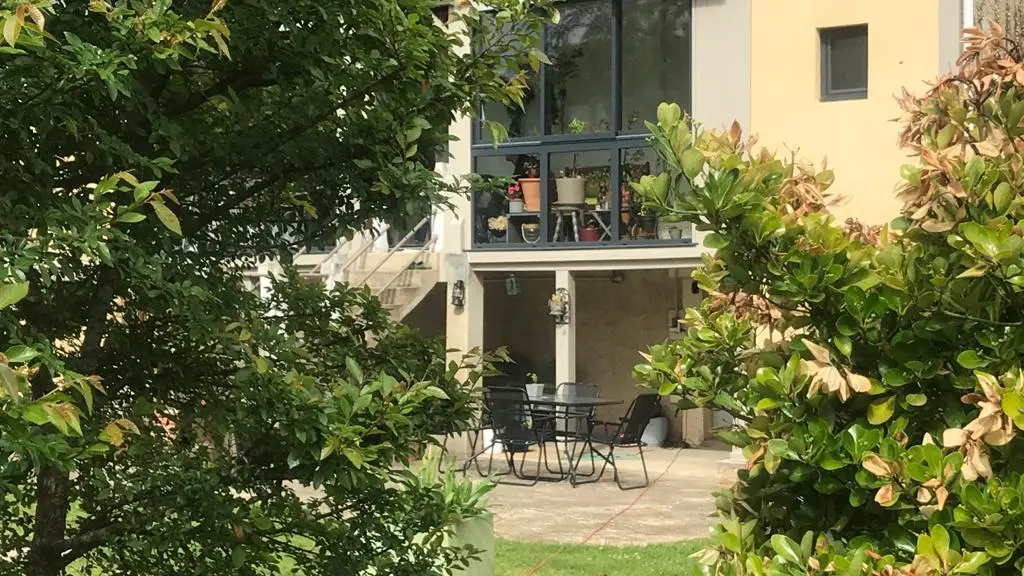 Maison côté jardin