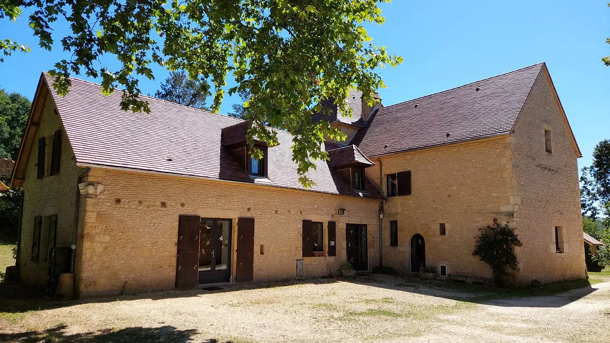 Montignac_La Ferme des petites oreilles_maison côté cour_janvier 2024