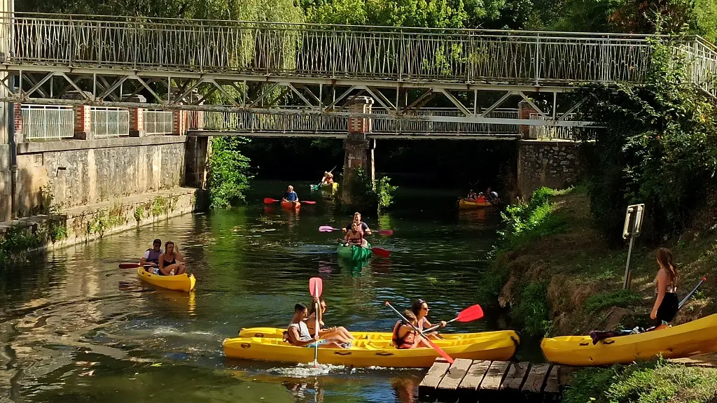 Arrivée canoës Moulin du Duellas St-Martial d'Artenset