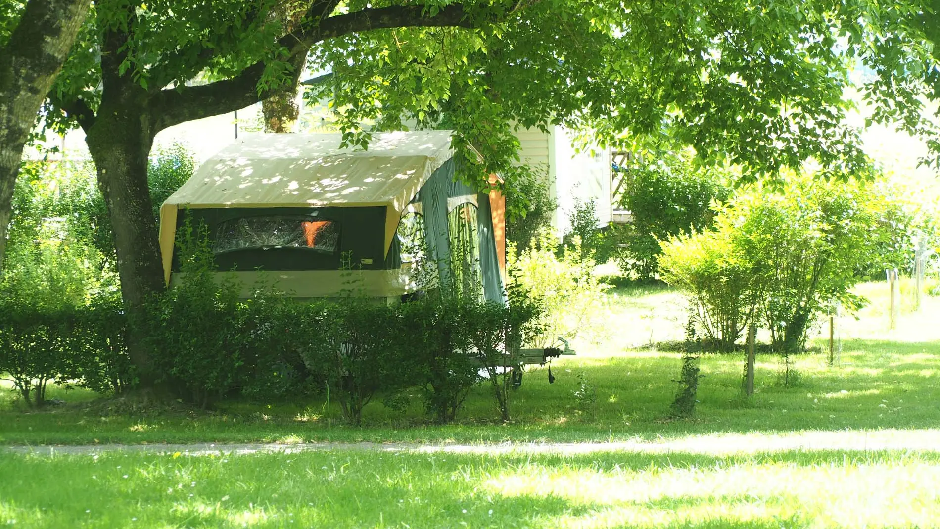 Camping les Cinq Chateaux - Vézac