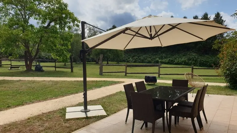 Périgord Noir Vallée Dordogne - la bergerie - terrasse