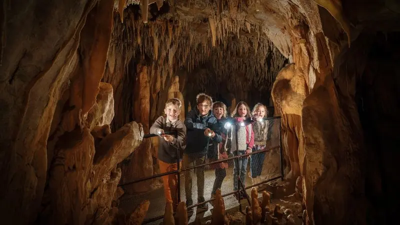 Petite aventure souterraine copyright grotte de Villars par Rémi Flament