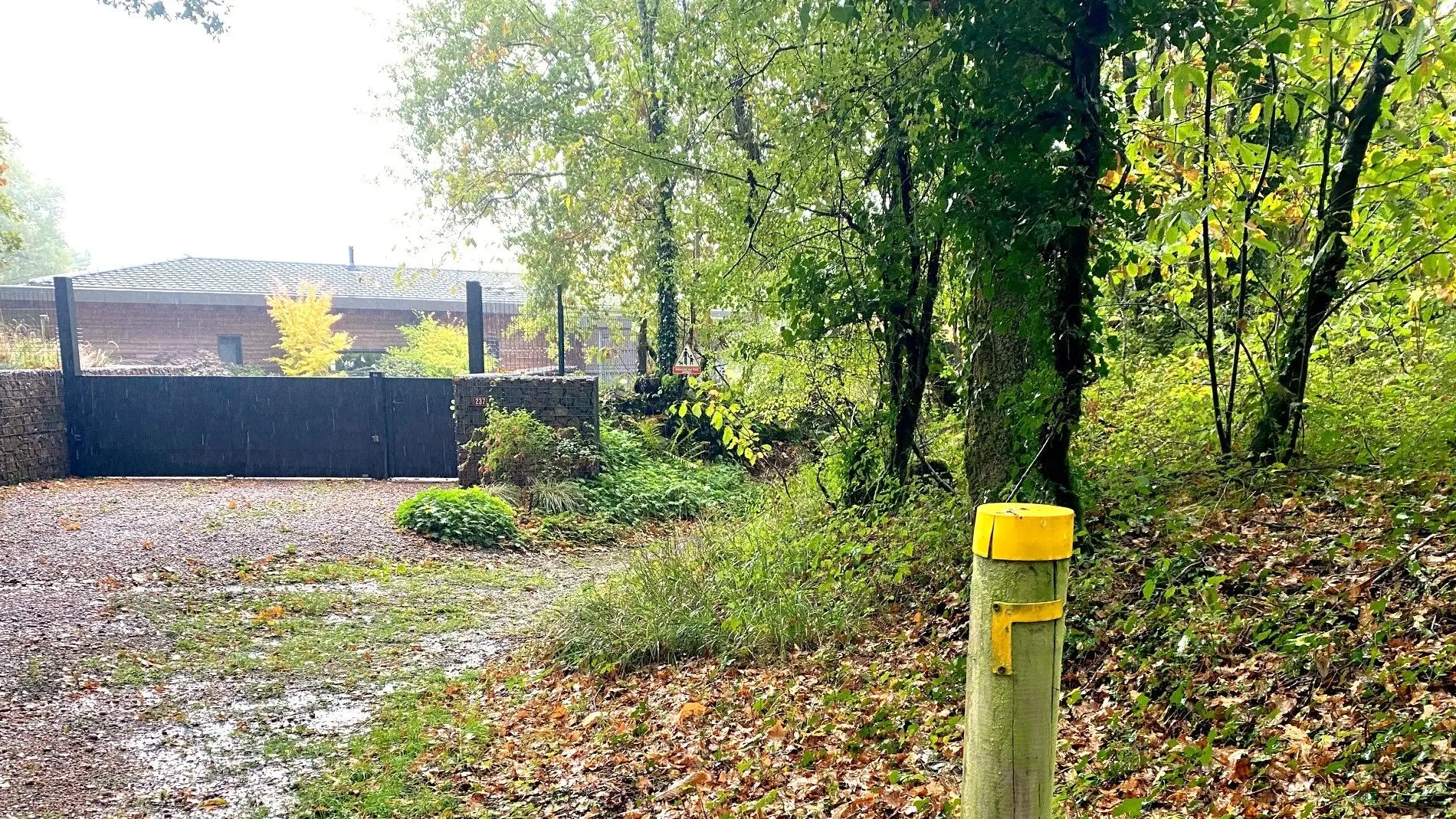 SAINT-BARTHELEMY-DE-BUSSIERE-Boucle du Bourg-Chemin-Poteau