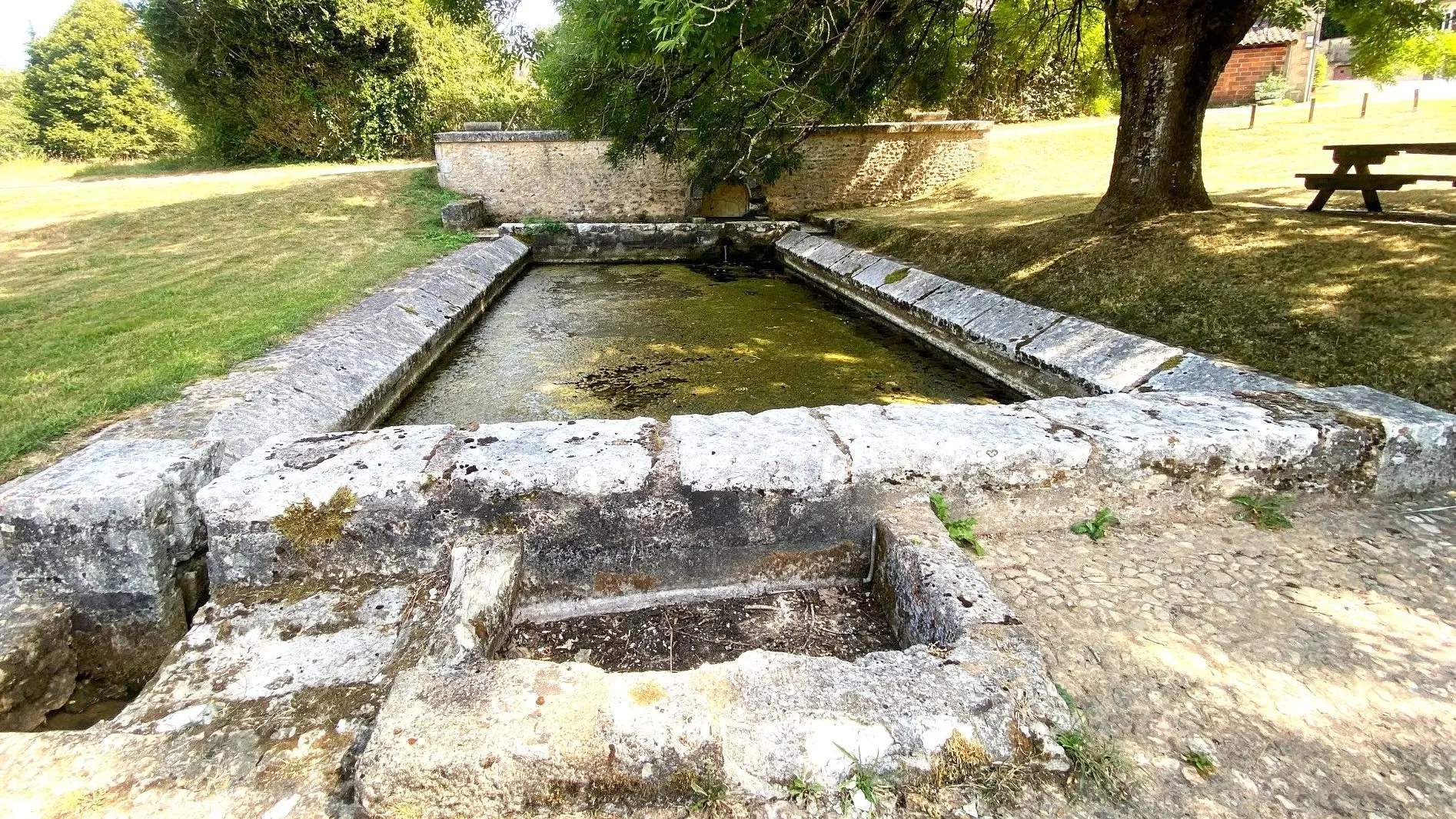 SAINT GERAC-Boucle de la Forêt-Lavoir