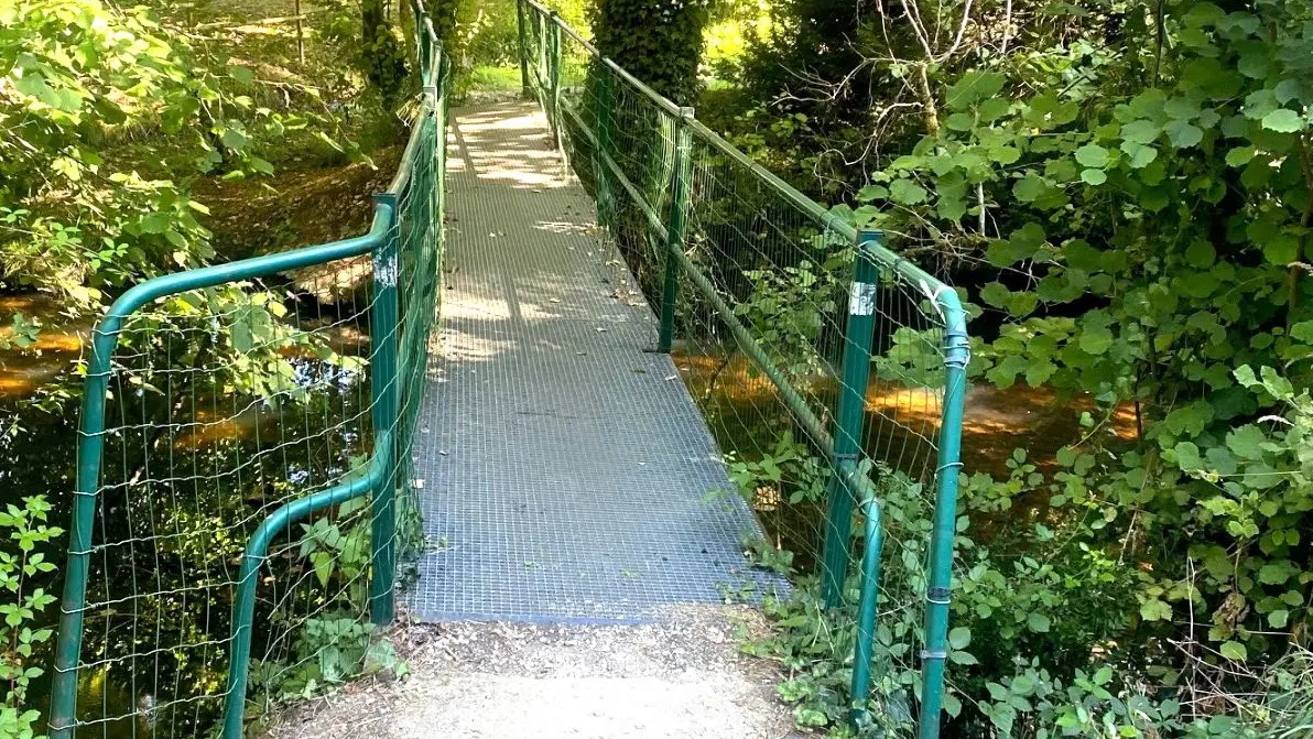 SAINT MARTIAL DE VALETTE-Boucle des îles-Chemin