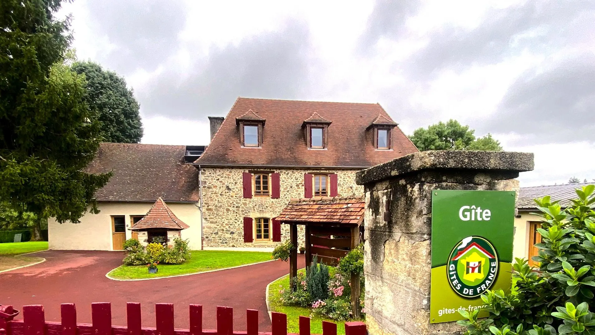 SAINT-MESMIN-Boucle de l'Etang et de la Forge-Gîtes groupe