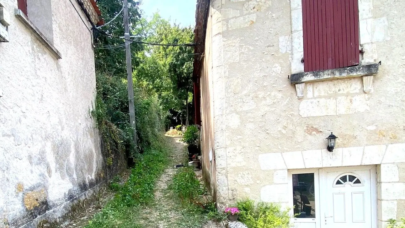 SOURZAC-Boucle des 3 fontaines-Chemin 3 jpg