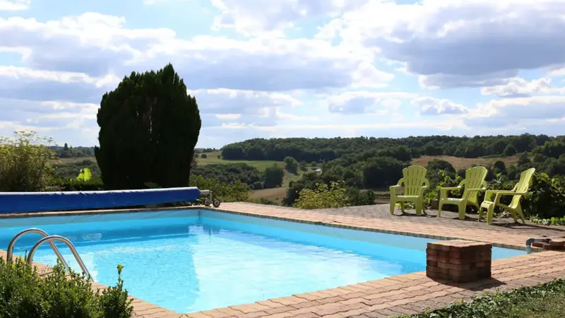 Saint Paul la Roche Jolie Maison Piscine avec vue