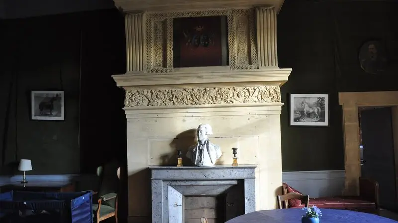 Salon 3 château de lanquais_resultat
