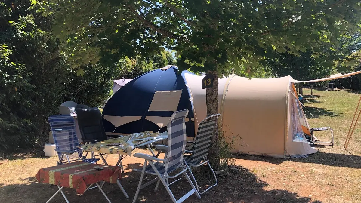 Tente équipée camping naturiste Le Marcassin