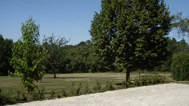 Terrain boules gîte la borie redim
