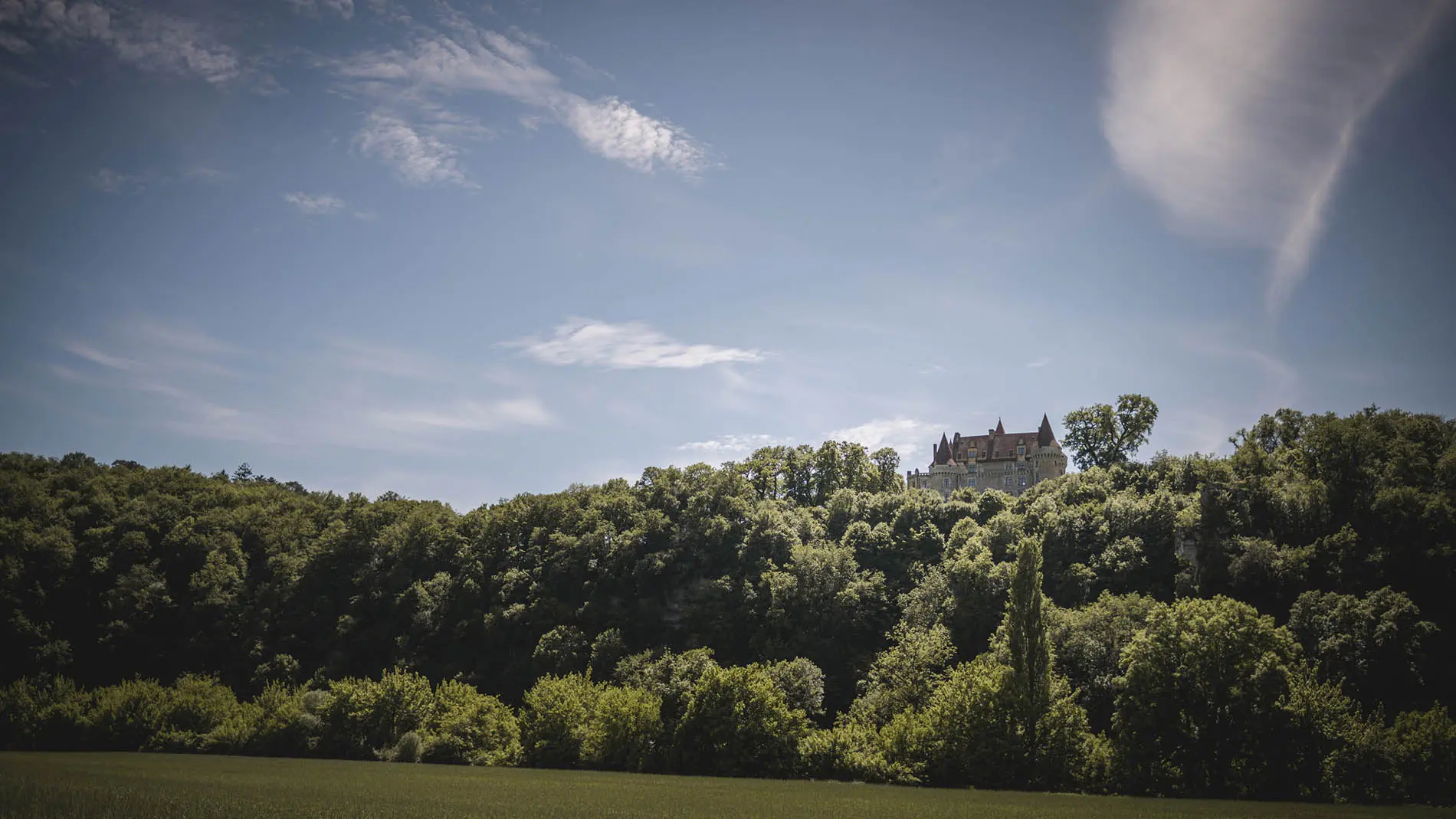 Une vue epoustouflante sur le cingle et le chateau de Marzac