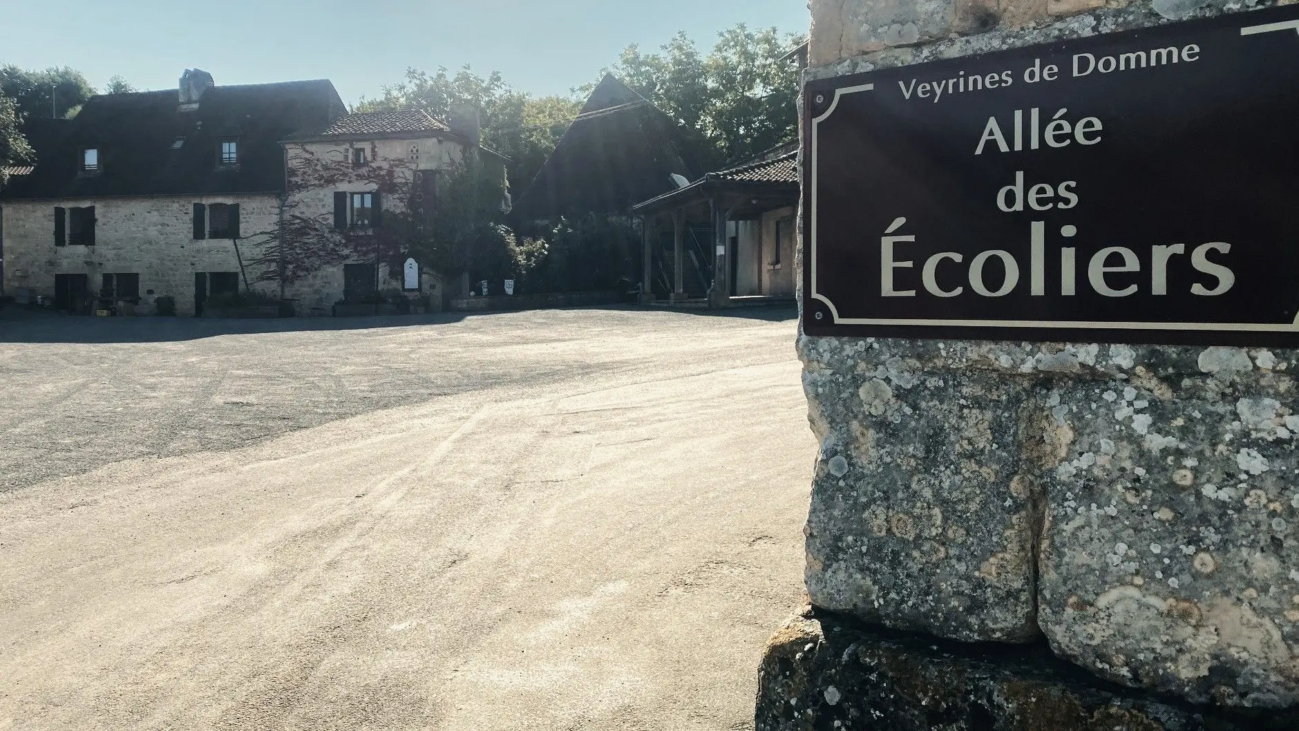 VEYRINES-DE-DOMME-Boucle de Lapeyre-Village