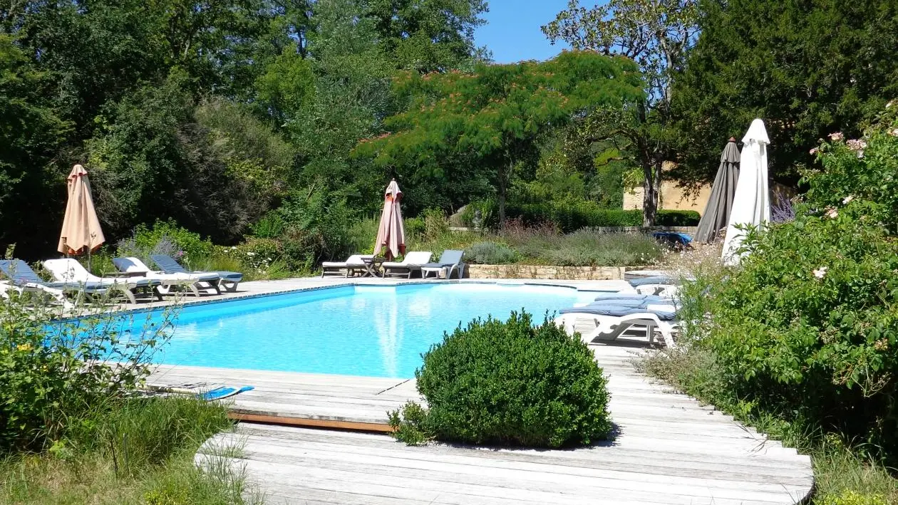 aile du manoir - gite e charme 4 pers - piscine chauffée