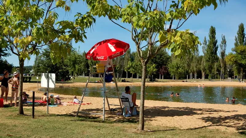 La baignade à la base de loisirs