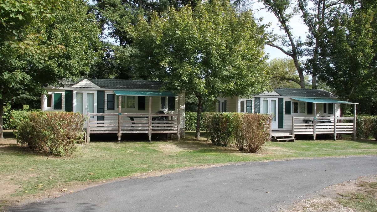 mobil-home au camping le plein air neuvicois neuvic