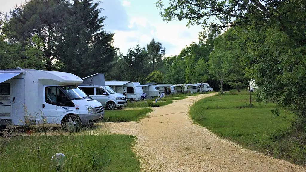 Camping Le Coteau de l'Herm à Rouffignac Saint-Cernin