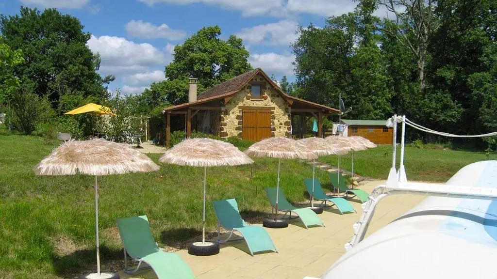 Camping Le Coteau de l'Herm à Rouffignac Saint-Cernin