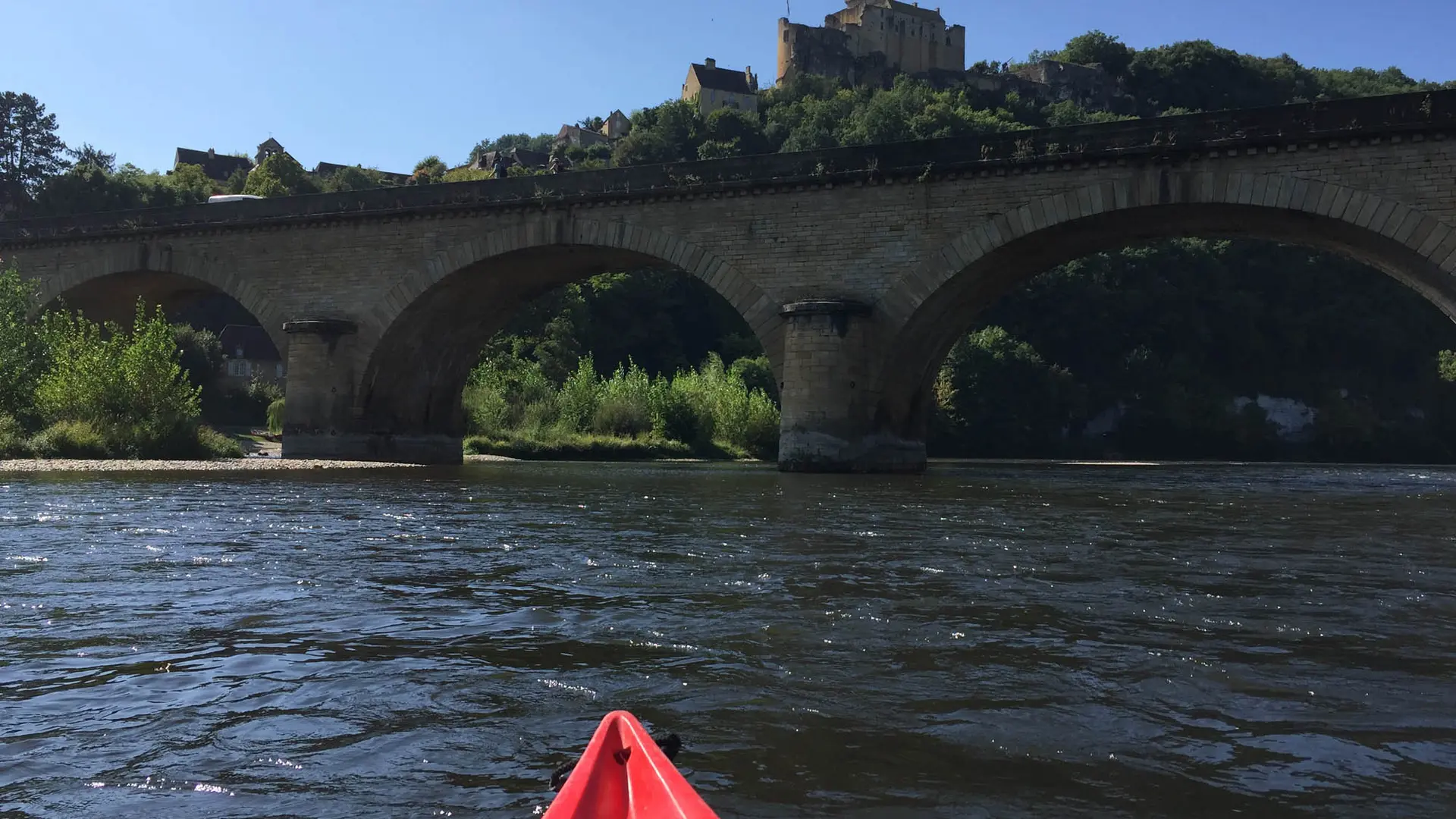 canoes-decouverte-castelnaud-dordogne-riviere-kayak-sarlat