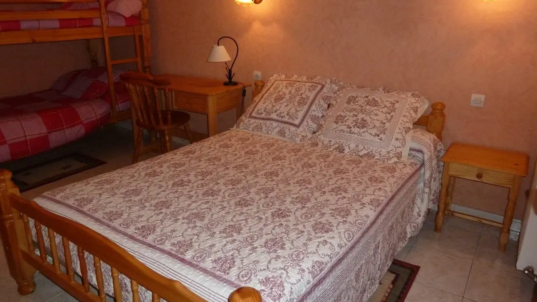 ch-hotes-buisson-st-geraud-chambre1