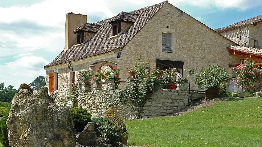 ch-hotes-buisson-st-geraud-de-corps-vue-ensemble