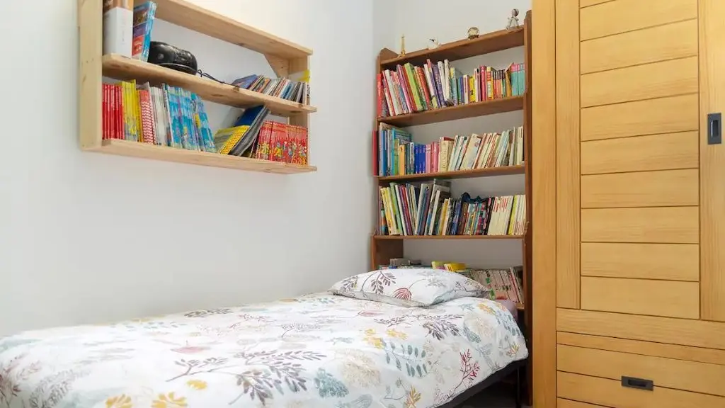 chambre 2.    2 lits 80 livres enfants