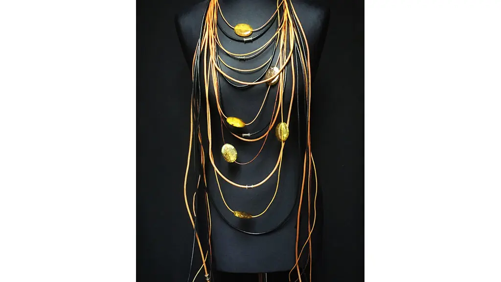 collier jaune - SirtAqui