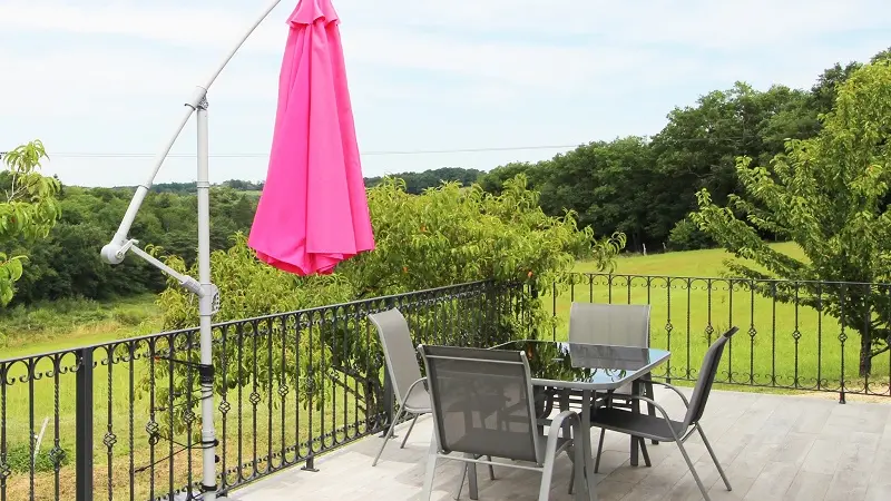 domaine-pouzelande-perigord-gite-terrasse-jasmin