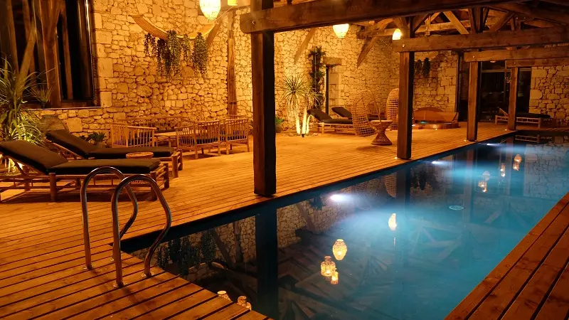 espace wellness bien être sauna hamman couloir nage chauffé