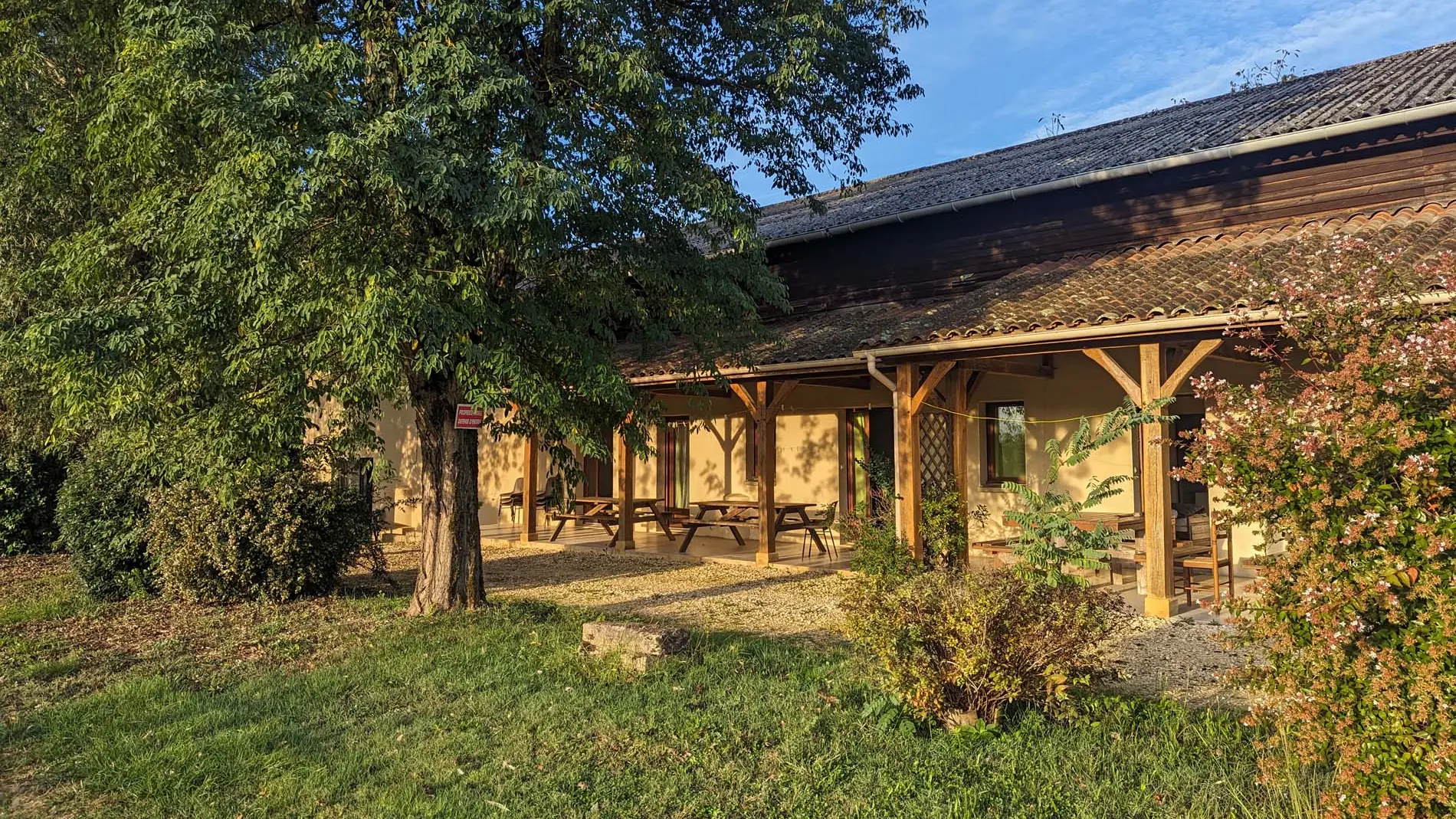 gite-de-groupe-Les Cinq Chateaux - Vezac (6)