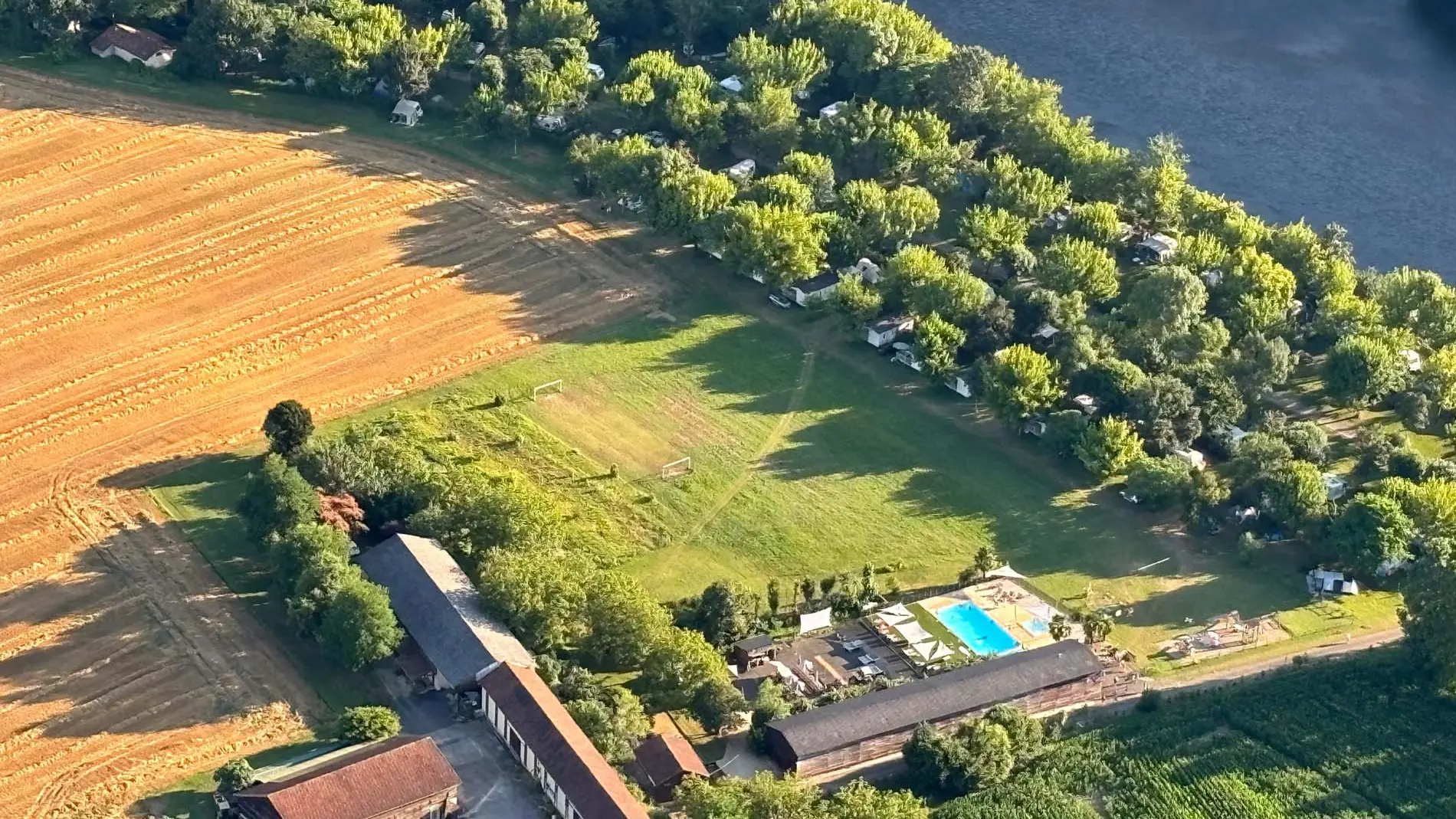 gite-de-groupe-Les Cinq Chateaux - Vezac (8)