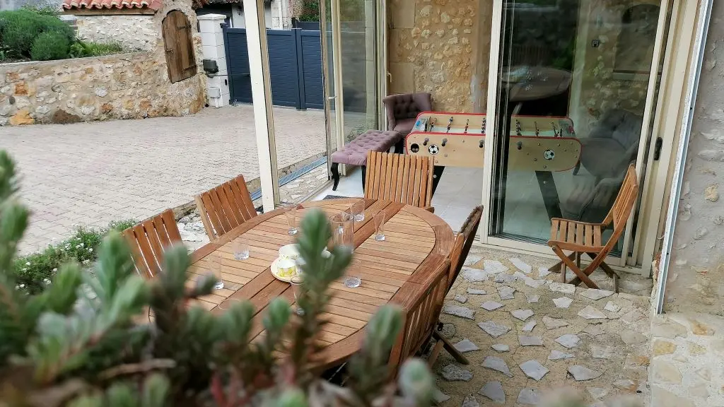 gite-piscine-colline-truffière-sourzac
