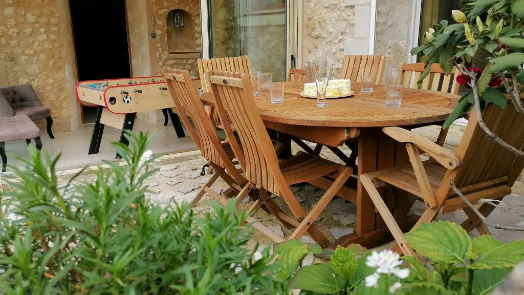 gite-piscine-colline-truffière-sourzac