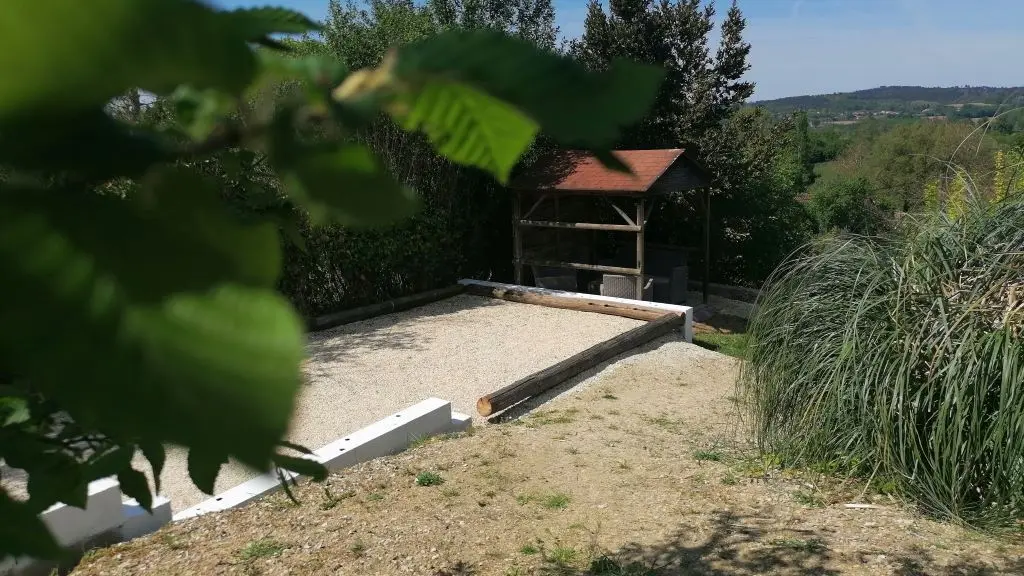 gite-piscine-colline-truffière-sourzac