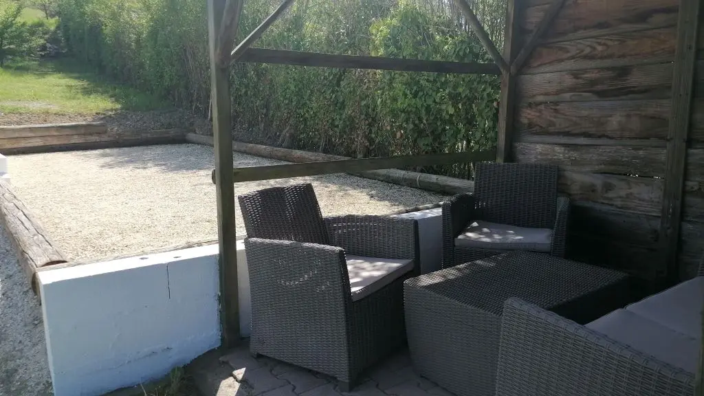 gite-piscine-colline-truffière-sourzac
