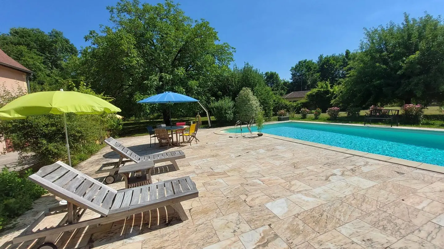 gite plein les yeux avec piscine à beynac (2)