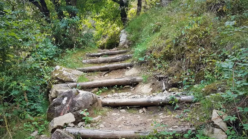 gorges-auvezere-marches