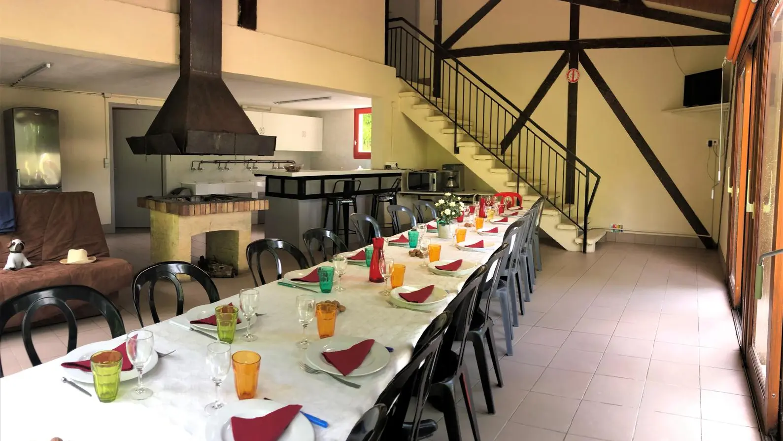 grande table pour accueil groupe