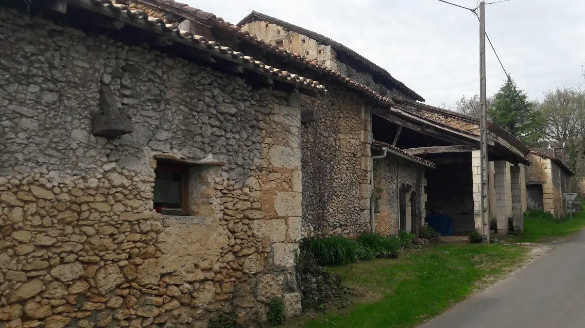 hameau grand boissonnie-rando-boucle-des-potiers-beauronne