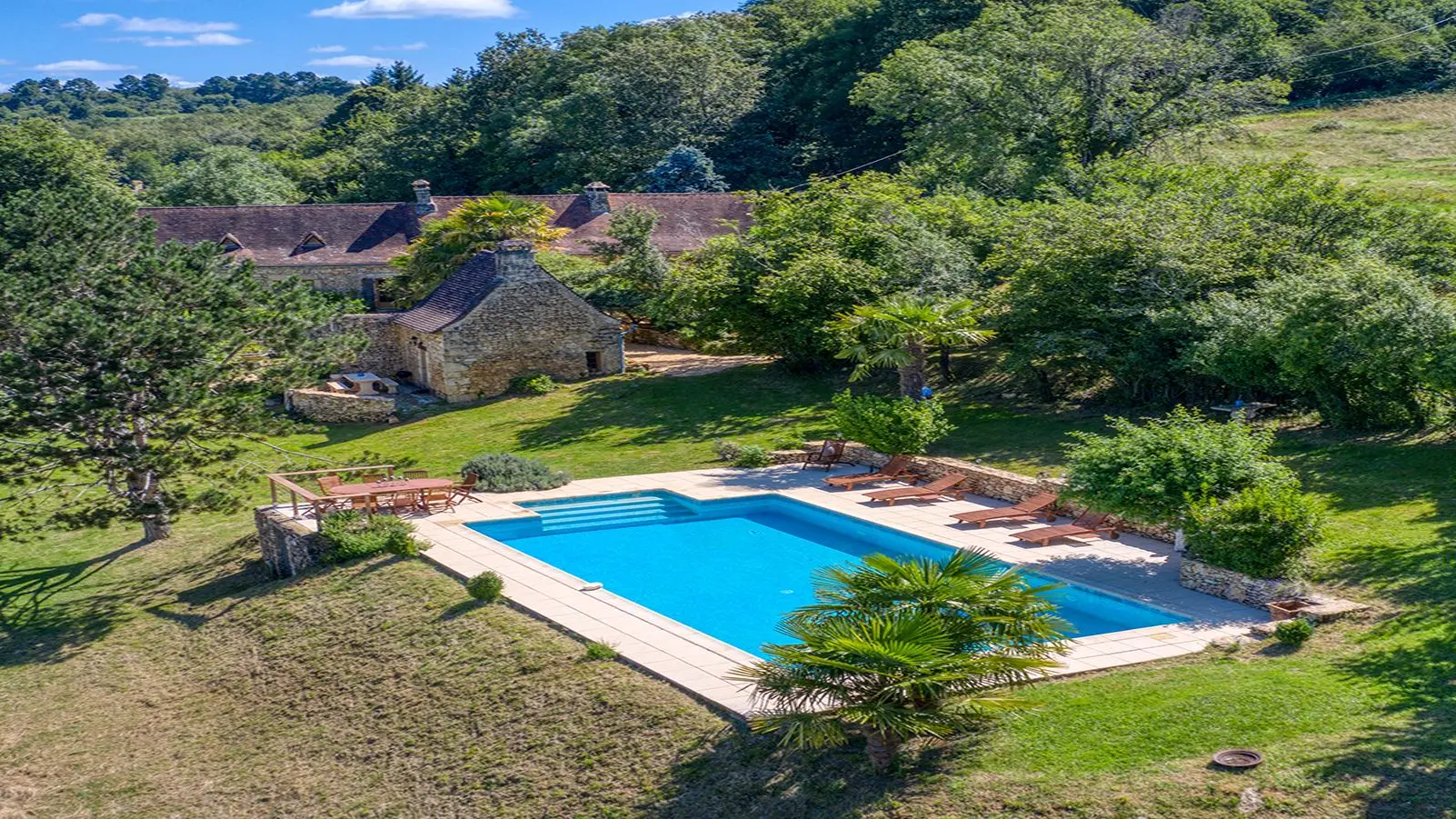 Gite Amour avec piscine et clim proche Sarlat_6