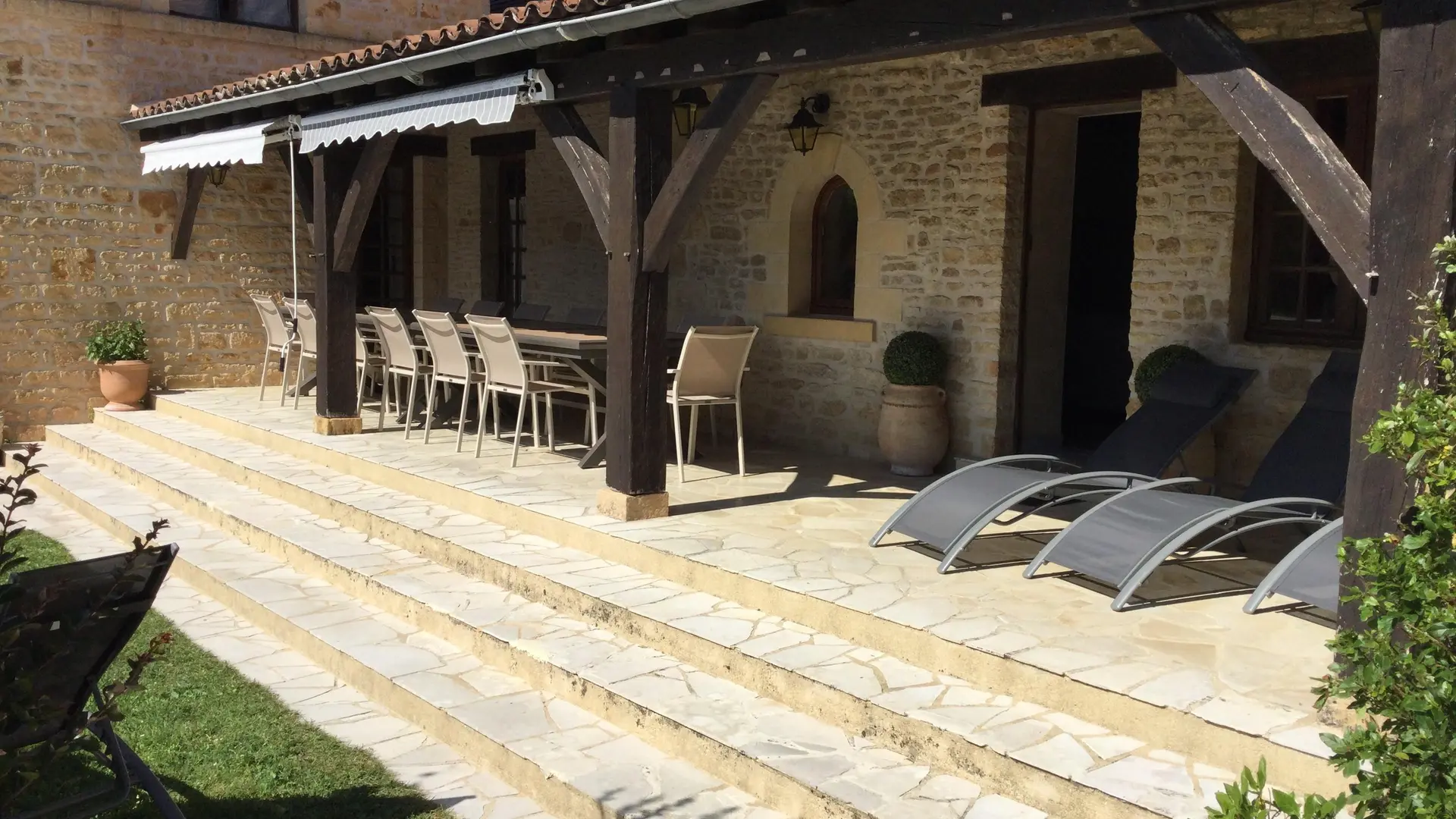 Grandes Terrasses Dalbavie 15 pers clim et piscine_4