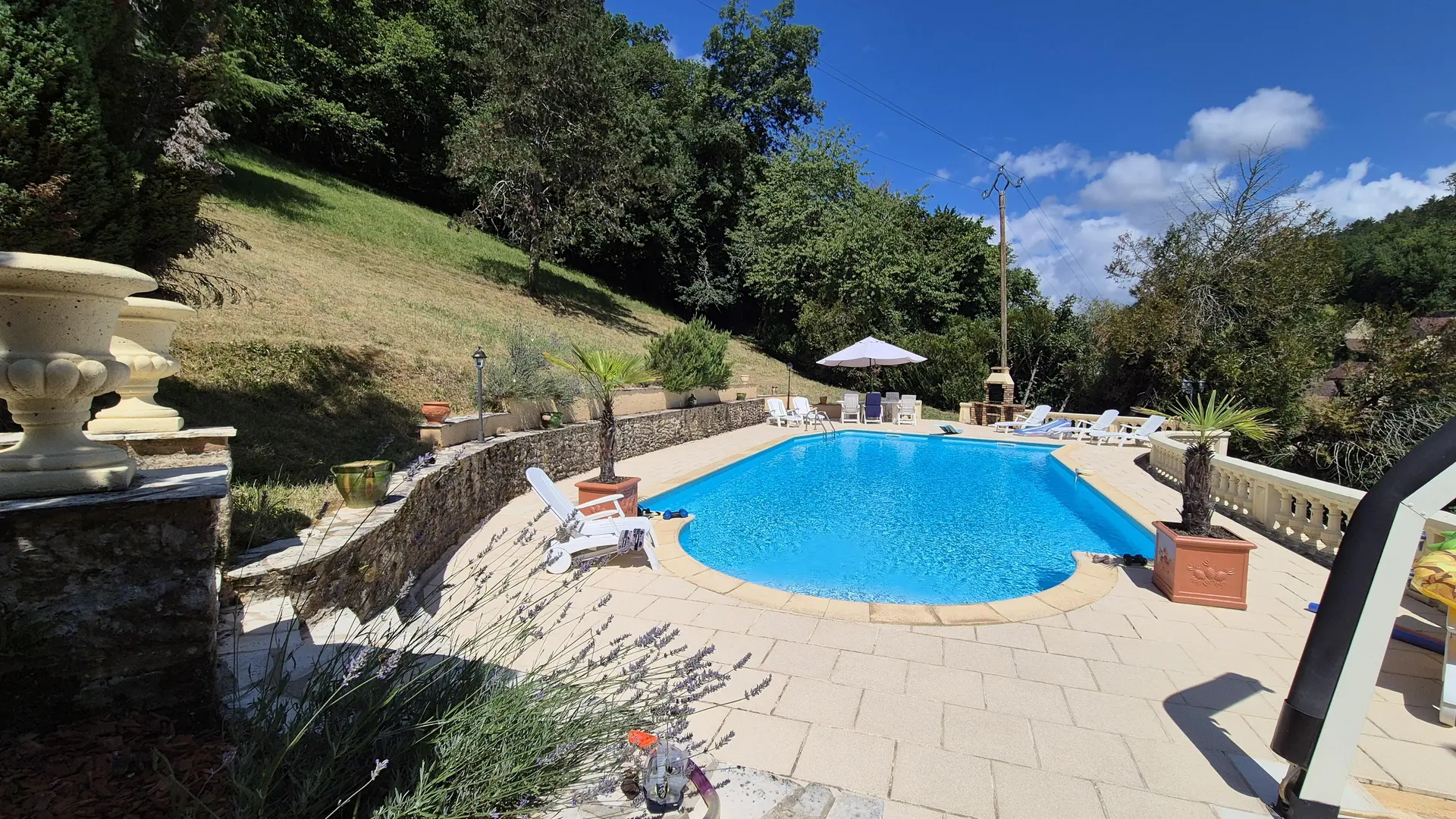Conty avec piscine pruvée à côté de Sarlat_21
