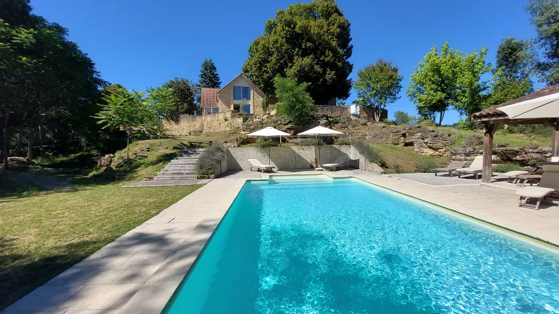 Les Chambrils avec piscine chauffée_1