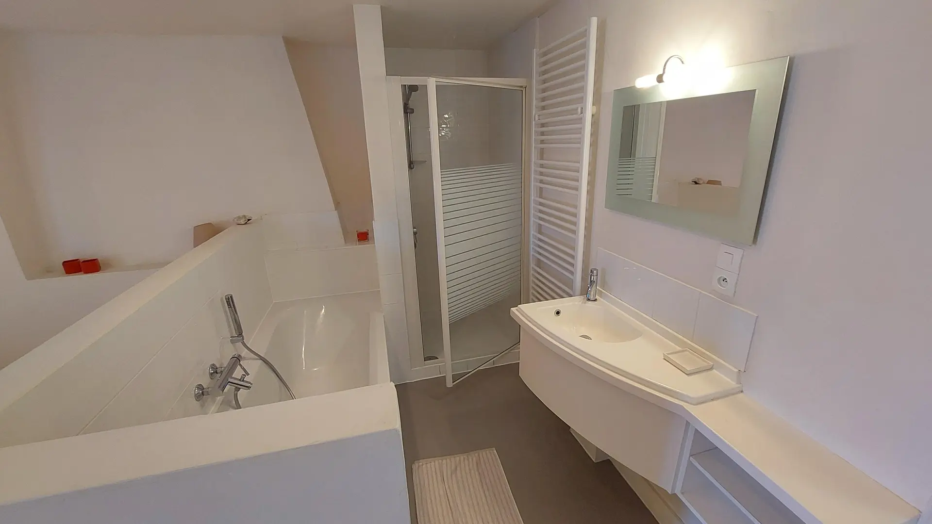 Les Chambrils avec piscine chauffée_34