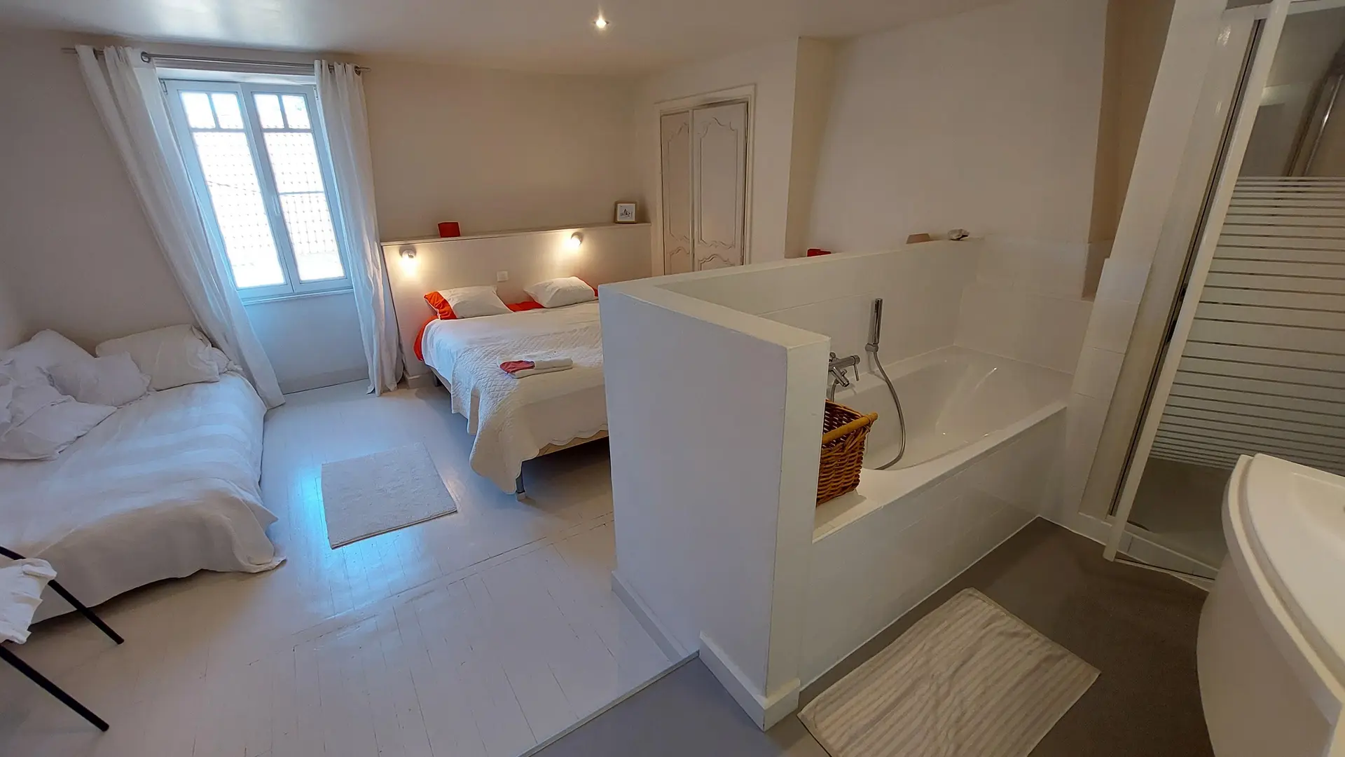 Les Chambrils avec piscine chauffée_35