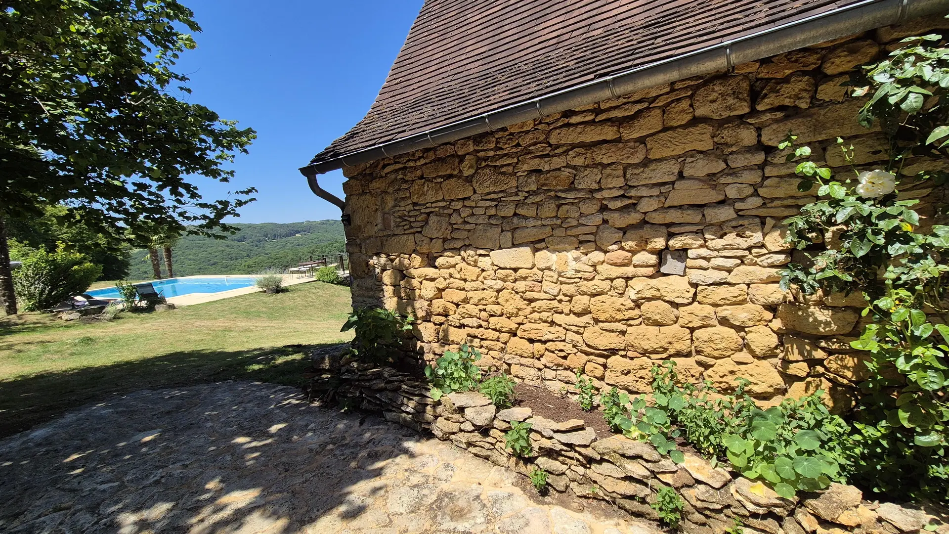 Charmille  avec piscine proche Sarlat_13