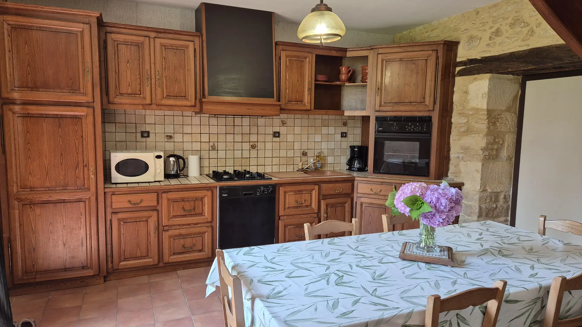 Gîte Les Glycines piscine privée_11